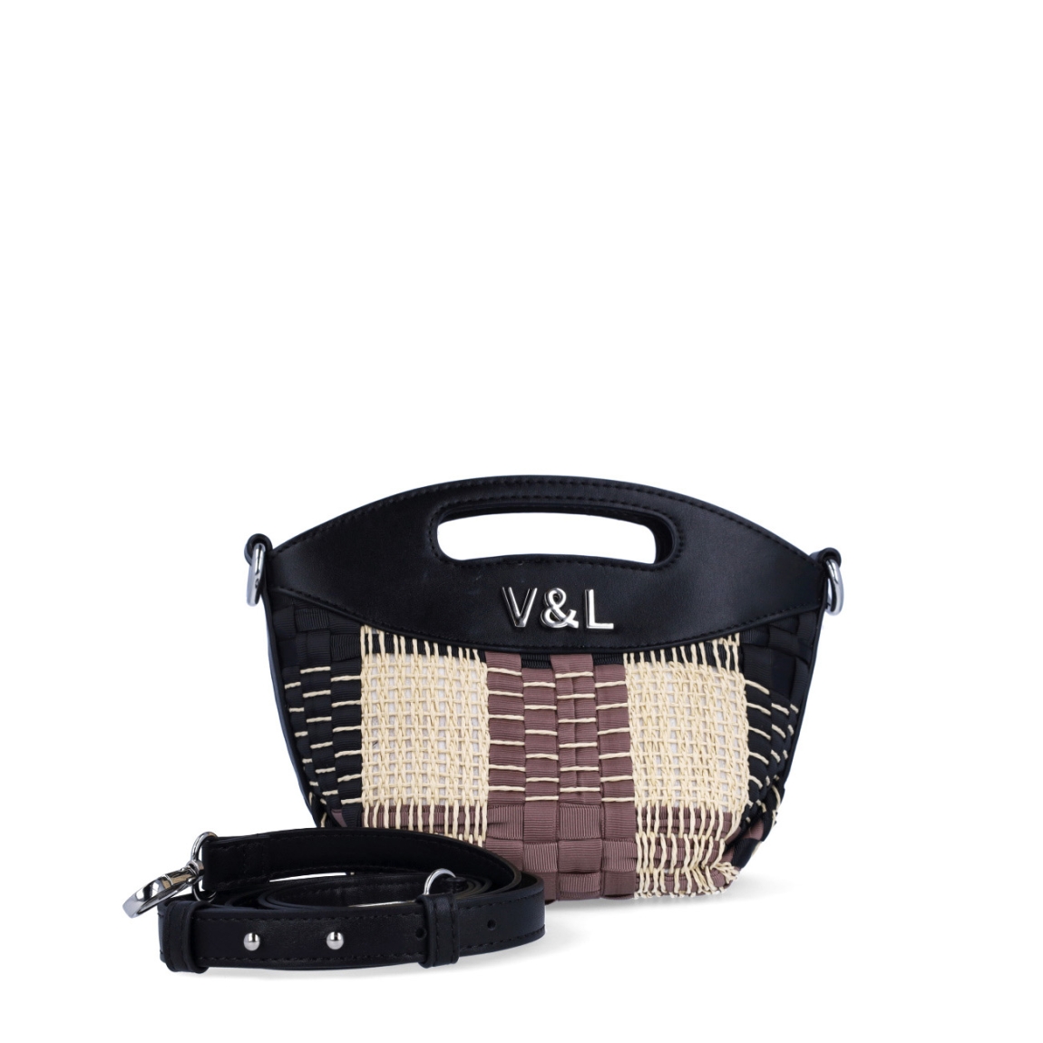 Bolso de la marca Victorio & Lucchino, modelo LEONORE. Elaborado en rafia color negro con detalles en beig y marrón. Interior en textil color negro. Cierre de bolso con botón. Bolso pequeño de mano con una asa extraíble y ajustable para máxima comodidad. Medidas: alto 16cm y ancho 20cm. Este bolso Vitorio & Lucchino es ideal para esta temporada!