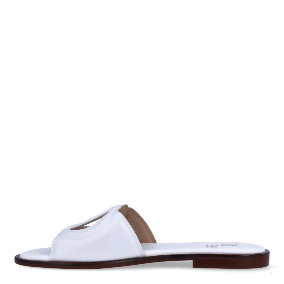 Chanclas de la marca Itse, modelo BRITNE. Exterior en piel color blanco con detalle de círculos cruzados en la pala. Interior en piel color blanco con logo de marca. Chanclas con suela de goma y plana. Estas chanclas Itse BRITNE son unas clásicas, ideales para combinarlas con diferentes looks esta temporada!