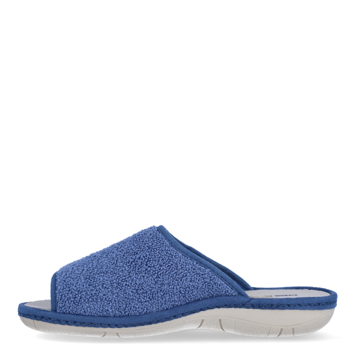 Zapatillas de casa de la marca Nordikas, modelo KAYA. Exterior de las zapatillas en toala color azul. Interior de las zapatillas en piel troquelada color blanco. Zapatilla con suela plana. Estas zapatillas Nordikas KAYA son el complemento perfecto que garantiza comodidad y ligereza al estar por casa.