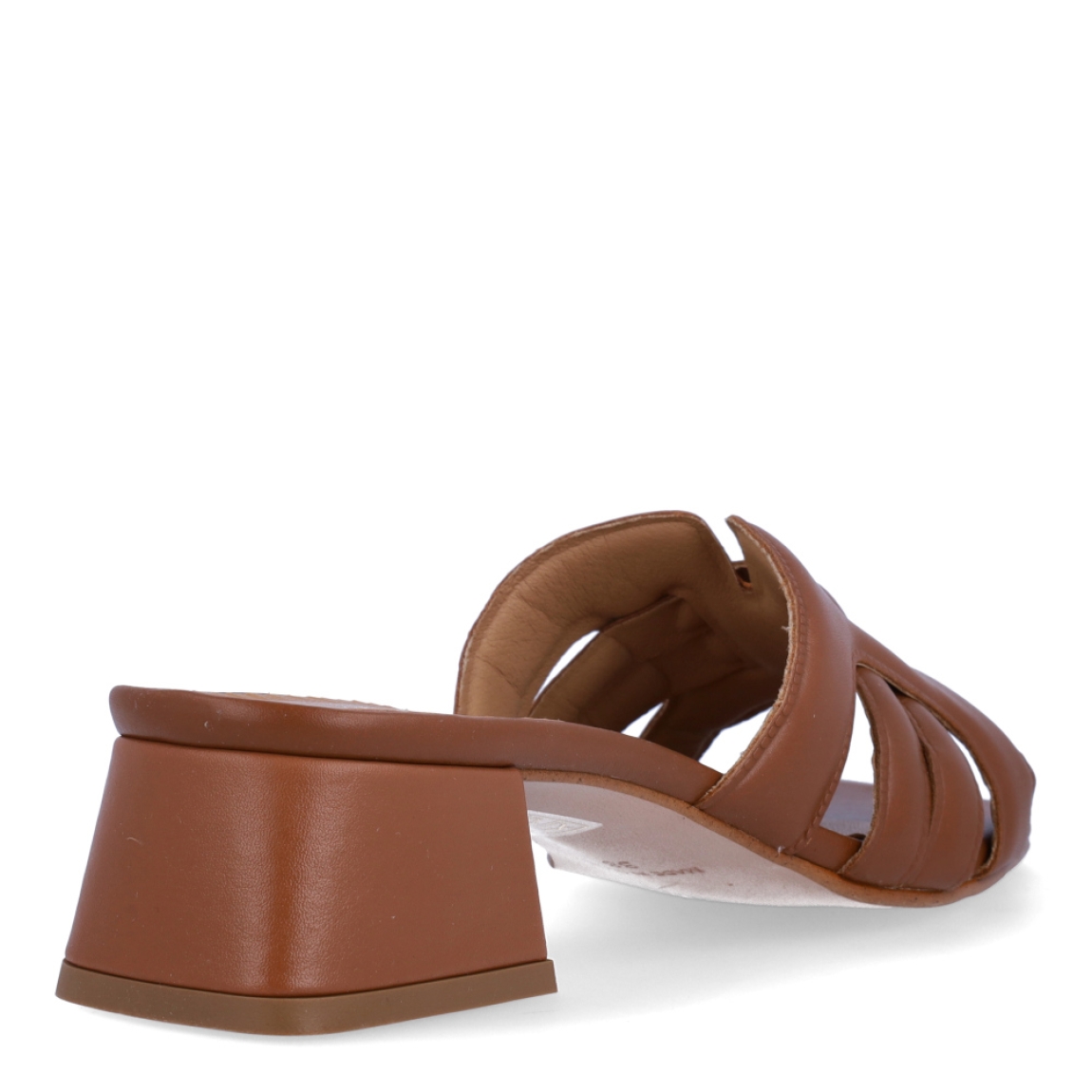 Sandalias de la marca Itse, modelo ZAYA. Sandalias elaboradas en piel color marrón con punta cuadrada. Interior en piel color camel con estampado de marca. Sandalias con tacón de 4cm de altura. Estas sandalias Itse ZAYA son un complemento ideal para crear looks con personalidad y comodidad esta temporada. No te pueden faltar en el armario!