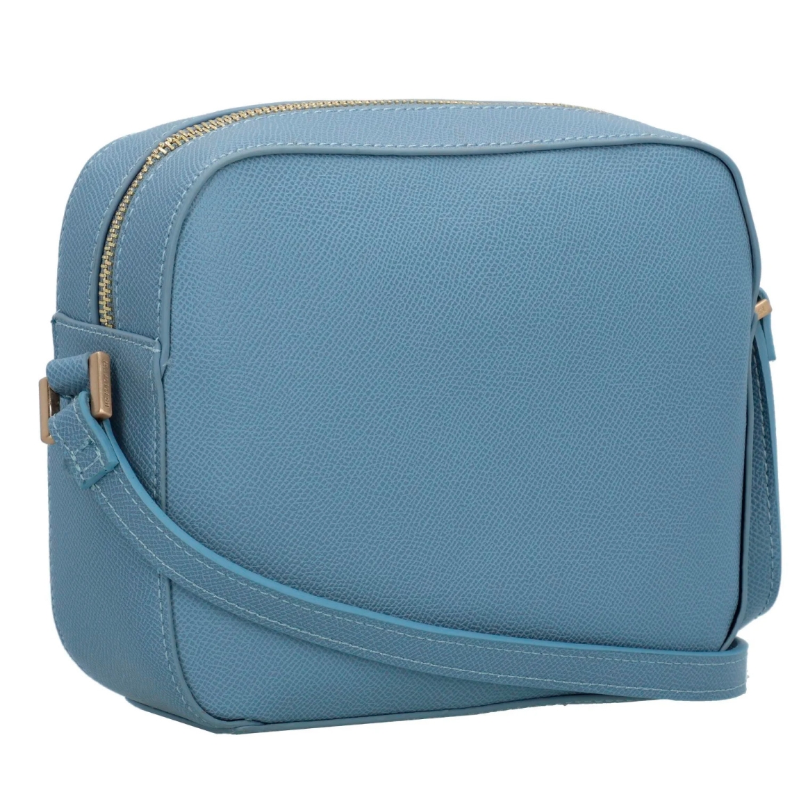 Bolso de la marca US POLO, modelo JONES. Bolso elaborado en piel color azul con logotipo en parte frontal. Cuenta con un ingenioso compartimento con cremallera y un útil bolsillo para el móvil que puede abrirse sin esfuerzo. La cremallera, elegante y práctica a la vez, mantiene sus pertenencias a buen recaudo y siempre fácilmente accesibles. Otra característica destacada es la correa para el hombro desmontable y ajustable. Gracias a su gran longitud, ofrece diversas opciones de transporte que se adaptan a su estilo personal. Medidas: alto 17cm y ancho 20cm. Este bolso US POLO JONES es un clásico, complemento ideal en elegancia y comodidad para diferentes looks!