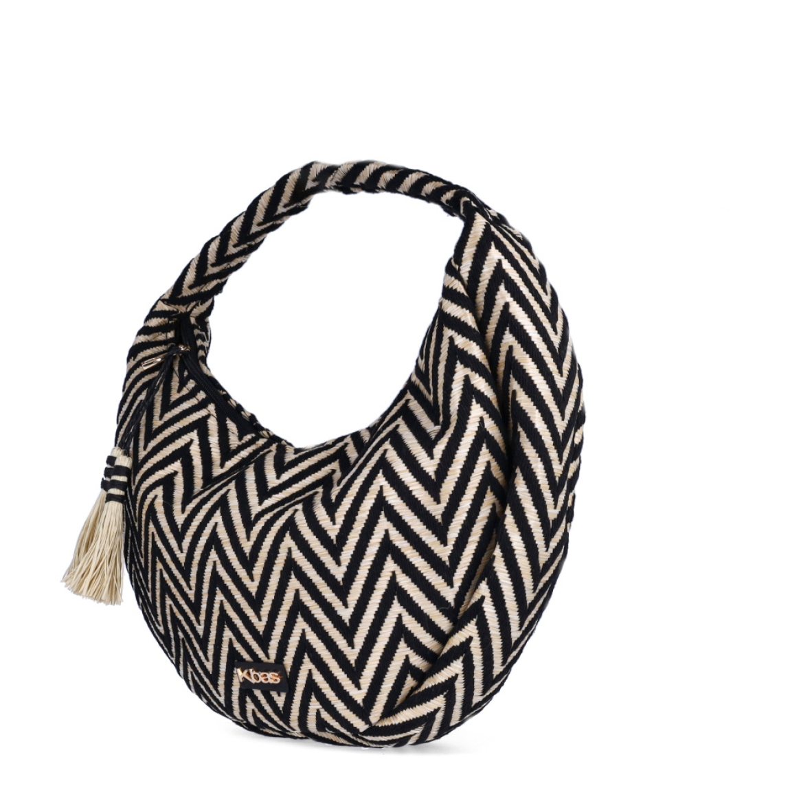 Bolso de la marca Kbas, modelo ZIG. Exterior en rafia multicolor con detalle de estampado en zigzag y logo frontal. Bolso Kbas con amplio compartimento interior, elaborado en textil color negro. Cierre con cremallera y feclos. Medidas: alto 24cm y ancho 38cm. Este bolso estilo hobo de la marca Kbas es ideal para llevarlo a todos lados esta temporada!