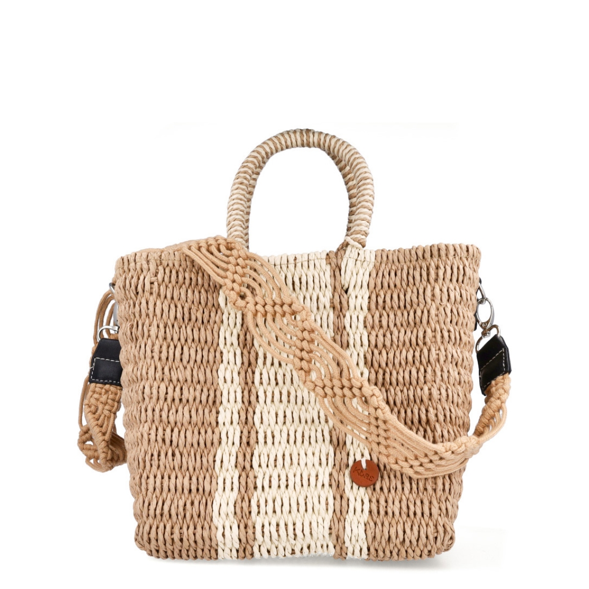 Bolso de la marca Kbas, modelo BLER. Exterior en rafia trenzada color marrón con detalles de rayas beig. Cierre del bolso con cremallera. Interior con amplio espacio para llevar lo que necesites a donde vayas. Cuenta con una asa de mano y una regulable y extraíble para máxima comodidad. Medidas: alto 22cm y ancho 25cm. Este bolso Kbas BLER es un complemento ideal para llevar con tus looks de temporada!