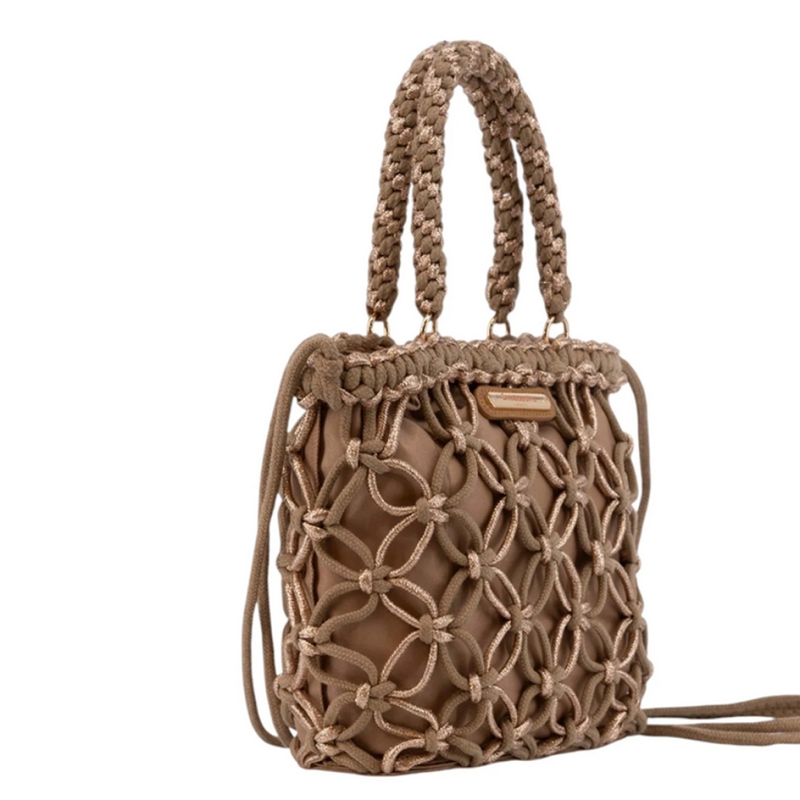 Bolso de la marca Simosastre, modelo ANETTE. Bolso fabricado en tejido de tela con forma de cuerdas color camel, con cierre cremallera y bolsillos interiores, asa estilo hobo en poli piel al tono con mosquetones y bandolera regulable de naylon al tono con mosquetones, logo metalizado. Medidas: alto 22cm y ancho 26cm. Este bolso Simosastre ANETTE es ideal para lucirlo esta temporada!
