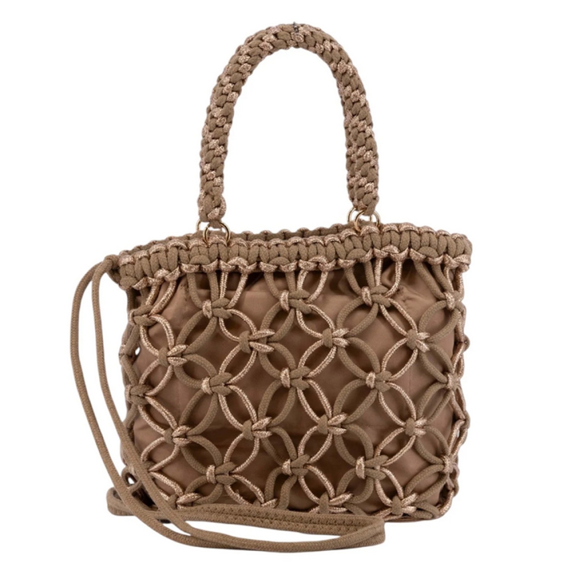 Bolso de la marca Simosastre, modelo ANETTE. Bolso fabricado en tejido de tela con forma de cuerdas color camel, con cierre cremallera y bolsillos interiores, asa estilo hobo en poli piel al tono con mosquetones y bandolera regulable de naylon al tono con mosquetones, logo metalizado. Medidas: alto 22cm y ancho 26cm. Este bolso Simosastre ANETTE es ideal para lucirlo esta temporada!