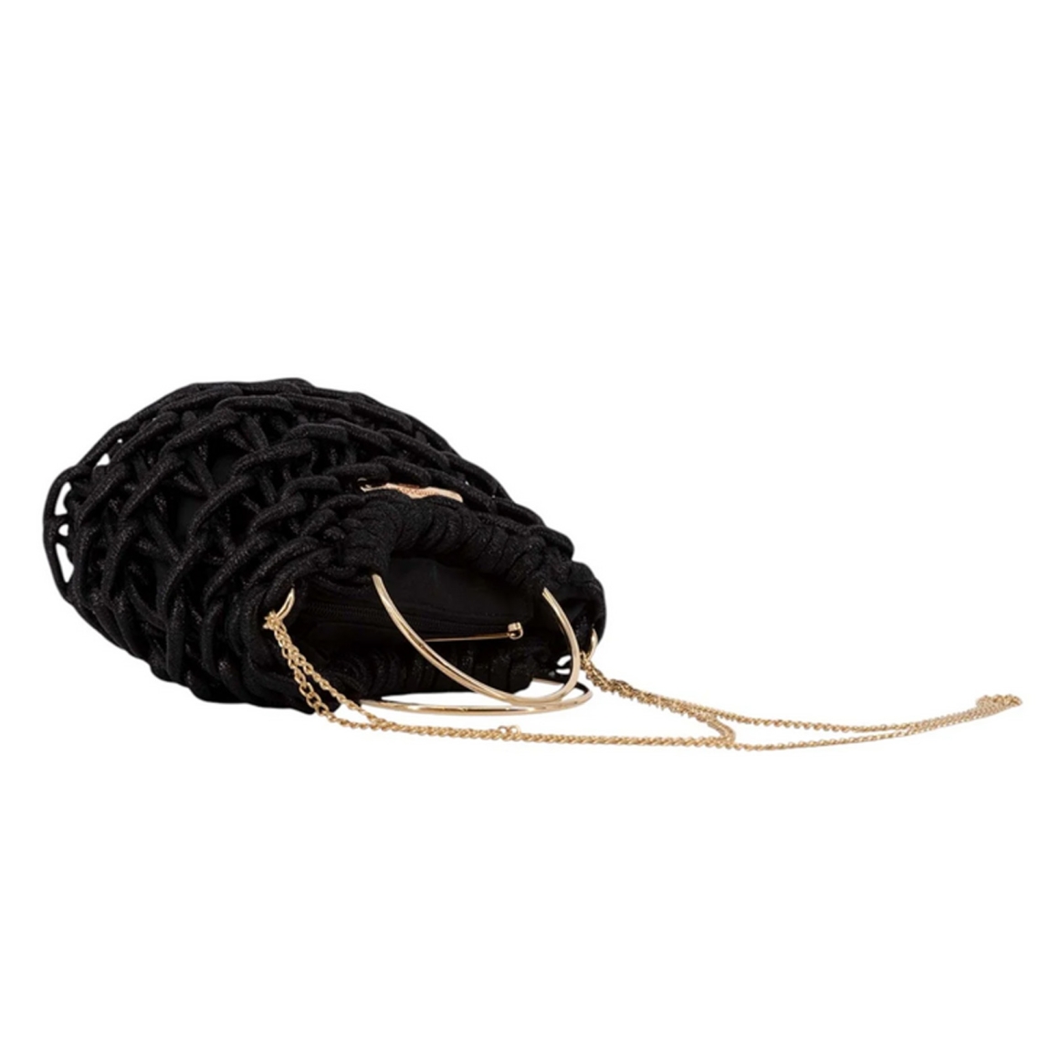 Bolso de la marca Simosastre, modelo ELOISE. Bolso fabricado en tejido de tela con forma de cuerdas color negro con efecto escarchado, con cierre cremallera y bolsillos interiores, asa en aros metálicos y cadena fina. Medidas: alto 14cm y ancho 22cm. Este bolso Simosastre ELOISE es ideal para lucirlo esta temporada!