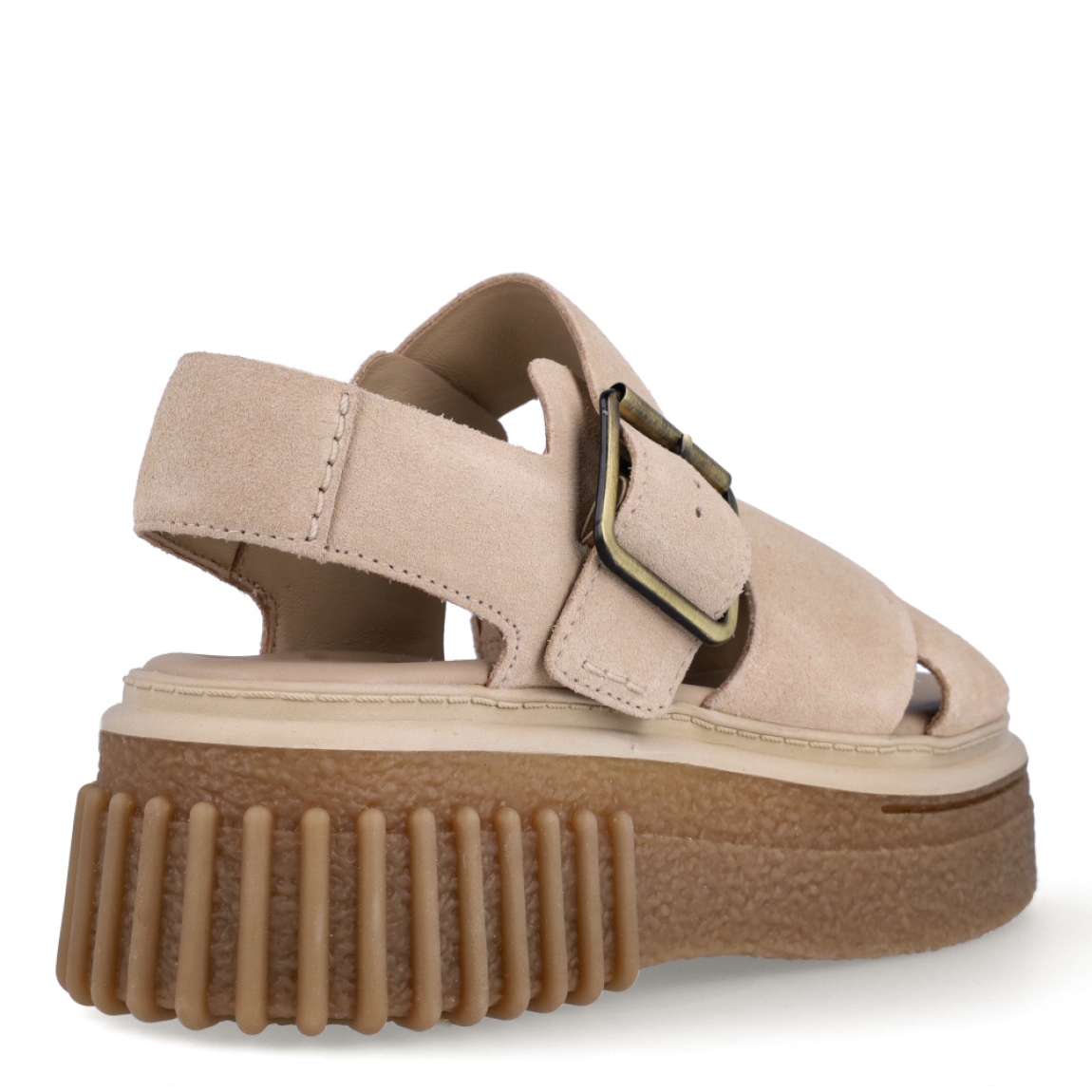 Sandalias de la marca Clarks, modelo Evamar Wish. Elaborada en ante color beig con tiras cruzadas sobre la pala. Cierre de sandalias Clarks con hebilla y una plataforma de cuña de 6cm de altura. Este modelo está inspirado en el estilo de nuestro popular Torhill con detalle de canalé en su suela, incluye una tira ajustable en el tobillo con un sutil elástico para ofrecer un ajuste personalizado, mientras que nuestra plantilla Contour Cushion hace que cada paso sea cómodo. Este modelo de sandalias Clarks Evamar Wish es una sandalia ultraversátil diseñada para el día a día, combina un atrevido estilo de plataforma plana con múltiples características de confort.