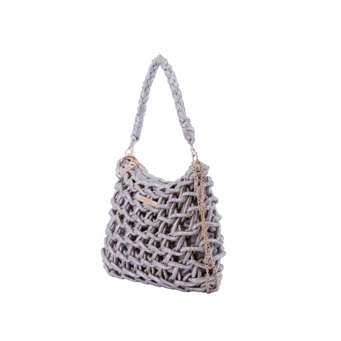 Bolso de la marca Simosastre, modelo ELOISE. Bolso fabricado en tejido de tela con forma de cuerdas color plata, con cierre cremallera y bolsillos interiores, asa estilo hobo en poli piel al tono con mosquetones y asa de cadena. Medidas: alto 19cm y ancho 29cm. Este bolso Simosastre ELOISE es ideal para lucirlo esta temporada!