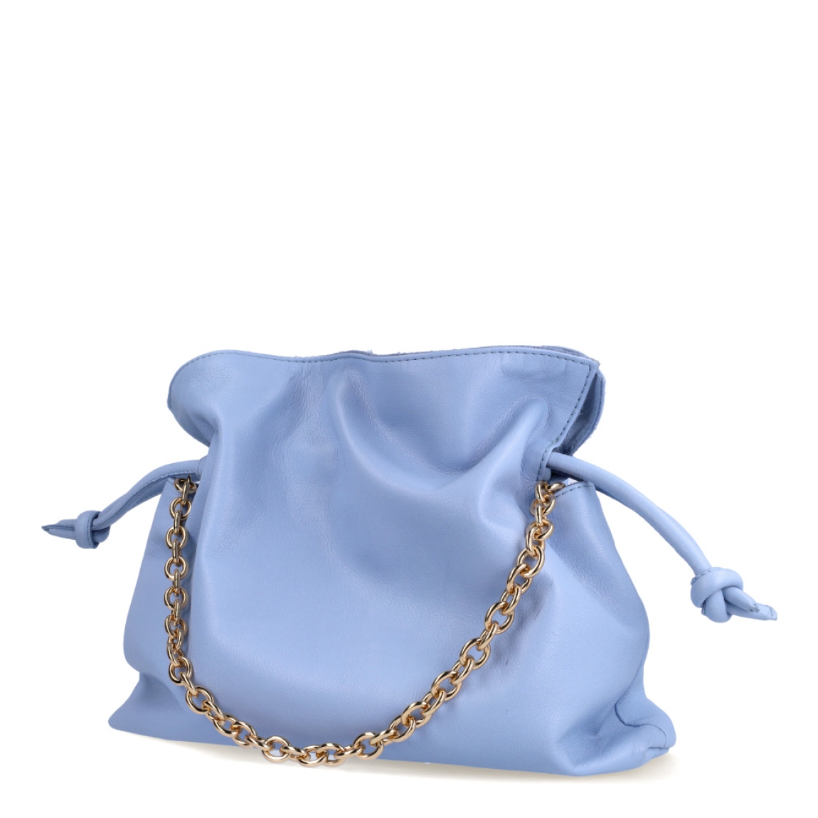Bolso pequeño de la marca UNISA, modelo ZELORA. Bolso tipo saco fabricado en piel color azul. Tiras acolchadas al tono para fruncirlo y cierre con imán. Cadena corta metálica y bandolera de crossbag al tono. El ZELORA de Unisa es perfecto para cualquier situación. Medidas: 23cm x 28cm x 7cm. Bolso ideal para llevarlo a todos lados!
