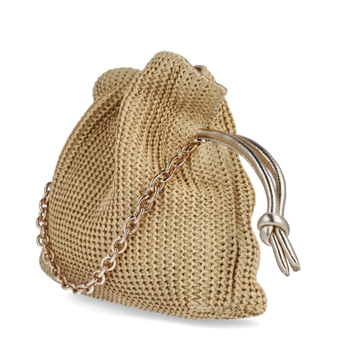 Bolso pequeño de la marca UNISA, modelo ZELORA. Bolso tipo saco fabricado en rafia trenzada color camel. Tiras acolchadas al tono para fruncirlo y cierre con imán. Cadena corta metálica y bandolera de crossbag al tono. El ZELORA de Unisa es perfecto para cualquier situación. Medidas: 23cm x 28cm x 7cm. Bolso ideal para llevarlo a todos lados!