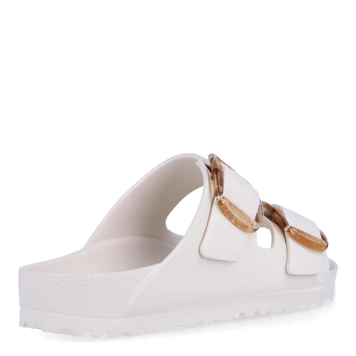 Sandalias de la marca Birkenstock, modelo ARIZONA BBE. Sandalias elaboradas en neopreno de alta calidad color blanco, con base de látex de forma anatómica. Cierre de las sandalias con doble hebilla de espiga de metal con ajuste individual, en empeine y pala. Estas sandalias Birkenstock ARIZONA BBE son un complemento ideal para esta temporada, su diseño simple atemporal, lo hace el accesorio clásico para tus looks!