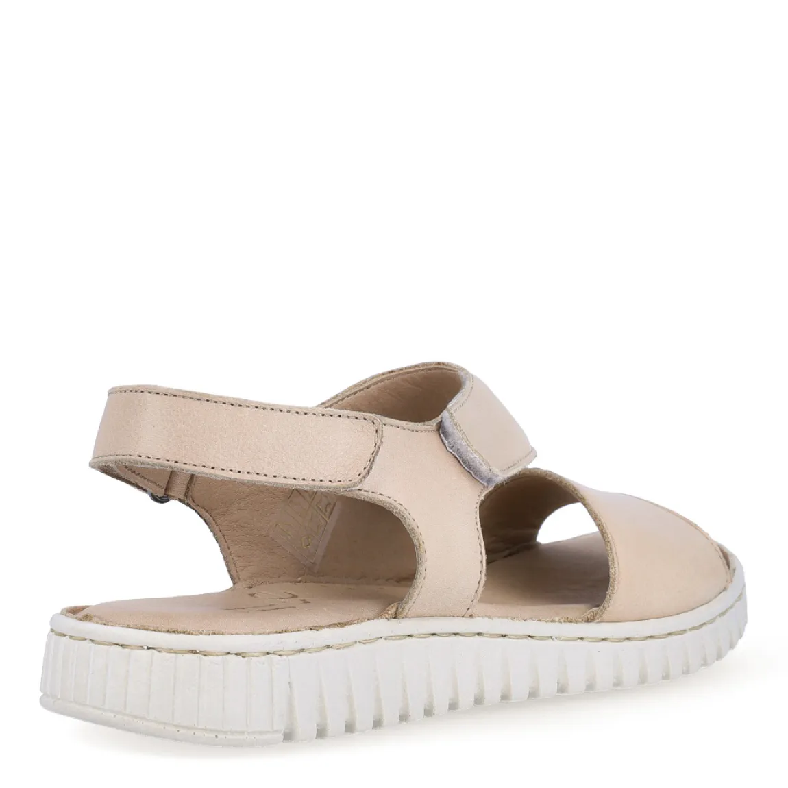 Sandalias de la marca Itse, modelo ELINA. Exterior en piel beige. Interior en piel color nude. Cierre de sandalias Itse con doble velcro en empeine y tobillo. Suela dentada con máxima flexibilidad. Planta de piel muy acolchada pensada para el máximo comfort.