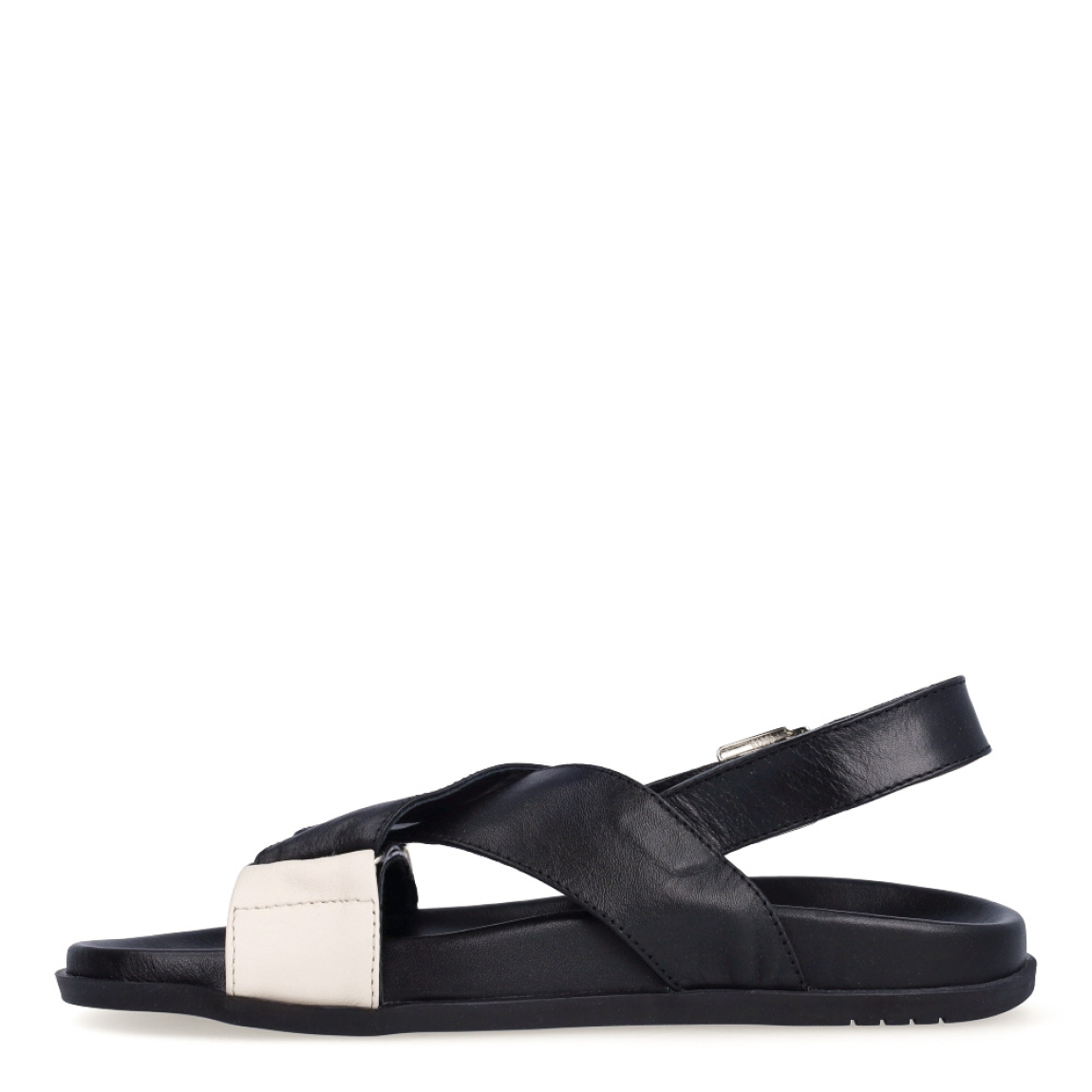 Sandalias de la marca Itse, modelo LENA 22. Sandalias elaboradas en piel color negro con detalles en tiras cruzadas en la pala. Cierre de las sandalias con hebilla en el tobillo y plataforma plana de goma. Estas sandalias Itse LENA 22 son el complemento que dará personalidad y comodidad a tus looks de temporada.