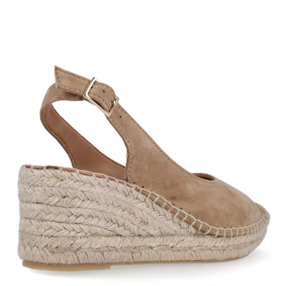 Alpargatas de la marca Itse, modelo CORMAC. Exterior en ante color camel. Interior en piel color nude. Alpargatas Itse con cuña de 6cm de altura. Cierre con hebilla en el talón. Estas Alpargatas CORMAC son ideales para lucirlas esta temporada!