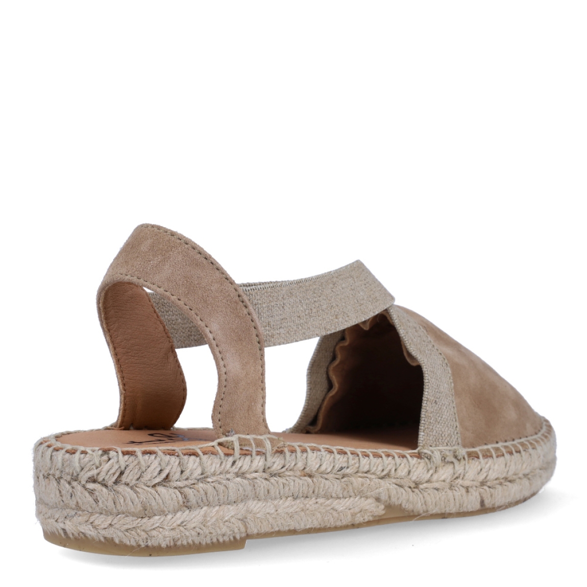 Alpargatas de la marca Itse, modelo TANA. Exterior en ante color camel con tiras cruzadas. Alpargatas con punta redonda. Interior en piel color nude. Alpargatas Itse con cuña de 3cm de altura. Estas Alpargatas TANA son ideales para lucirlas esta temporada!