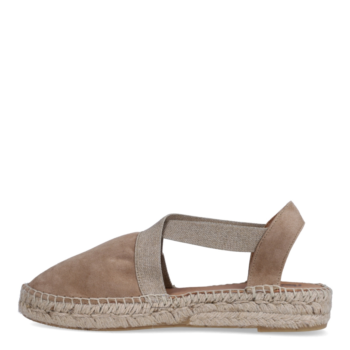 Alpargatas de la marca Itse, modelo TANA. Exterior en ante color camel con tiras cruzadas. Alpargatas con punta redonda. Interior en piel color nude. Alpargatas Itse con cuña de 3cm de altura. Estas Alpargatas TANA son ideales para lucirlas esta temporada!