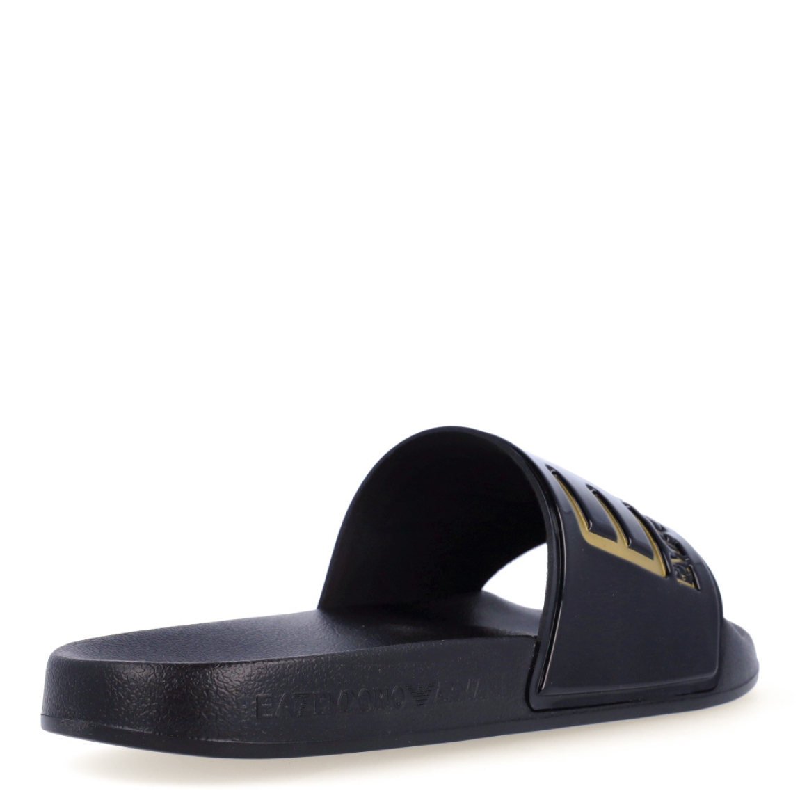 Sandalias de la marca Armani Exchange, modelo EA7. Exterior en neopreno color negro con el logo en dorado. Interior en neopreno color negro con plantilla de goma contorneada moldeada, suela exterior texturizada para mayor agarre. Estas sandalias Armani Exchange EA7 son unas clásicas, ideales para ir a todos lados esta temporada!