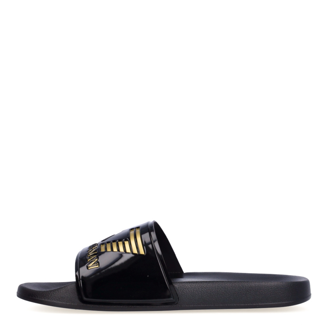Sandalias de la marca Armani Exchange, modelo EA7. Exterior en neopreno color negro con el logo en dorado. Interior en neopreno color negro con plantilla de goma contorneada moldeada, suela exterior texturizada para mayor agarre. Estas sandalias Armani Exchange EA7 son unas clásicas, ideales para ir a todos lados esta temporada!