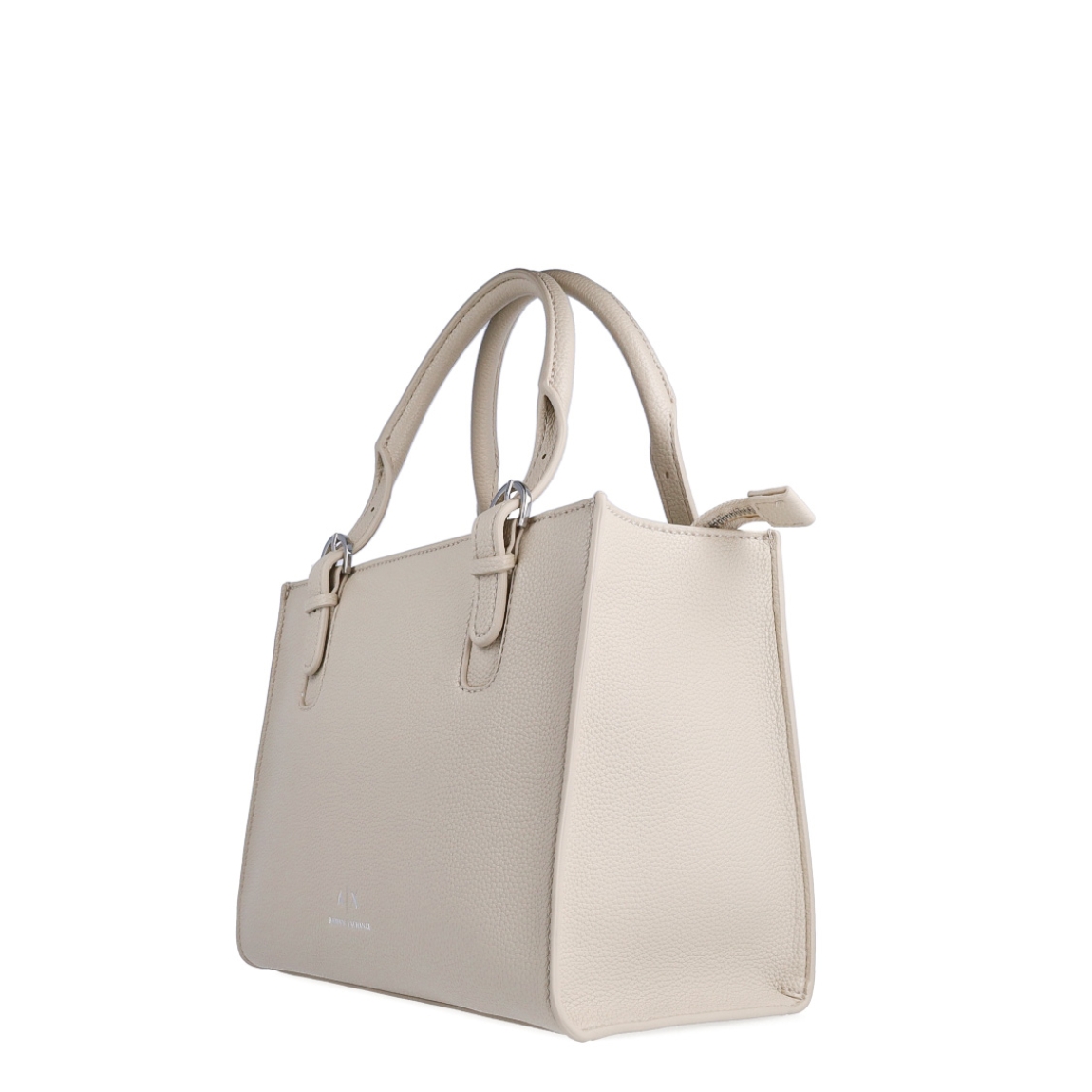 Bolso clásico de la marca Armani Exchange, modelo LOUS. Exterior en piel color beig, con logo en parte frontal. Cierre con cremallera, y doble asa, fija y regulable para máxima comodidad. Bolso con amplio espacio interno. Medidas: alto 23cm y ancho 29cm. Este bolso Armani Exchange LOUS es un complemento ideal para esta temporada!