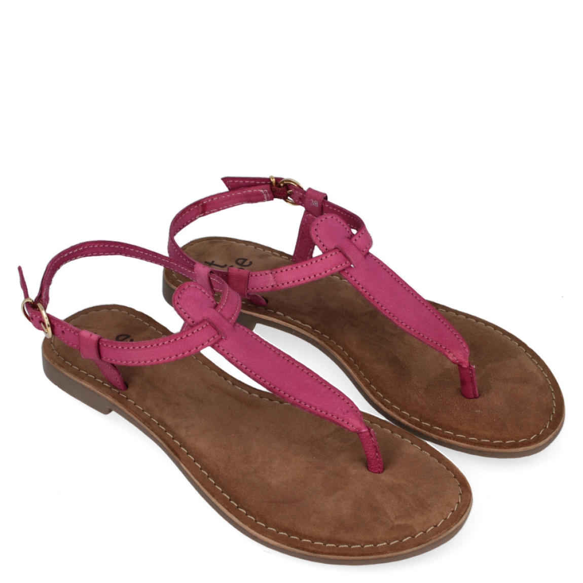 Sandalia fucsia de la marca Itse, modelo Tessa. Exterior de la sandalia de piel de color fucsia. Interior de la sandalia de piel de color fucsia. Cierre de la sandalia con hebilla en el tobillo. Sandalia con suela de goma flexible y ligera. Sandalia con plantilla acolchada para garantizar el máximo confort. La sandalia de Itse, modelo Tessa, es la sandalia perfecta para el verano. Es una sandalia cómoda y versátil para cualquier plan de verano. Ideal para dar un toque de color a tus looks.