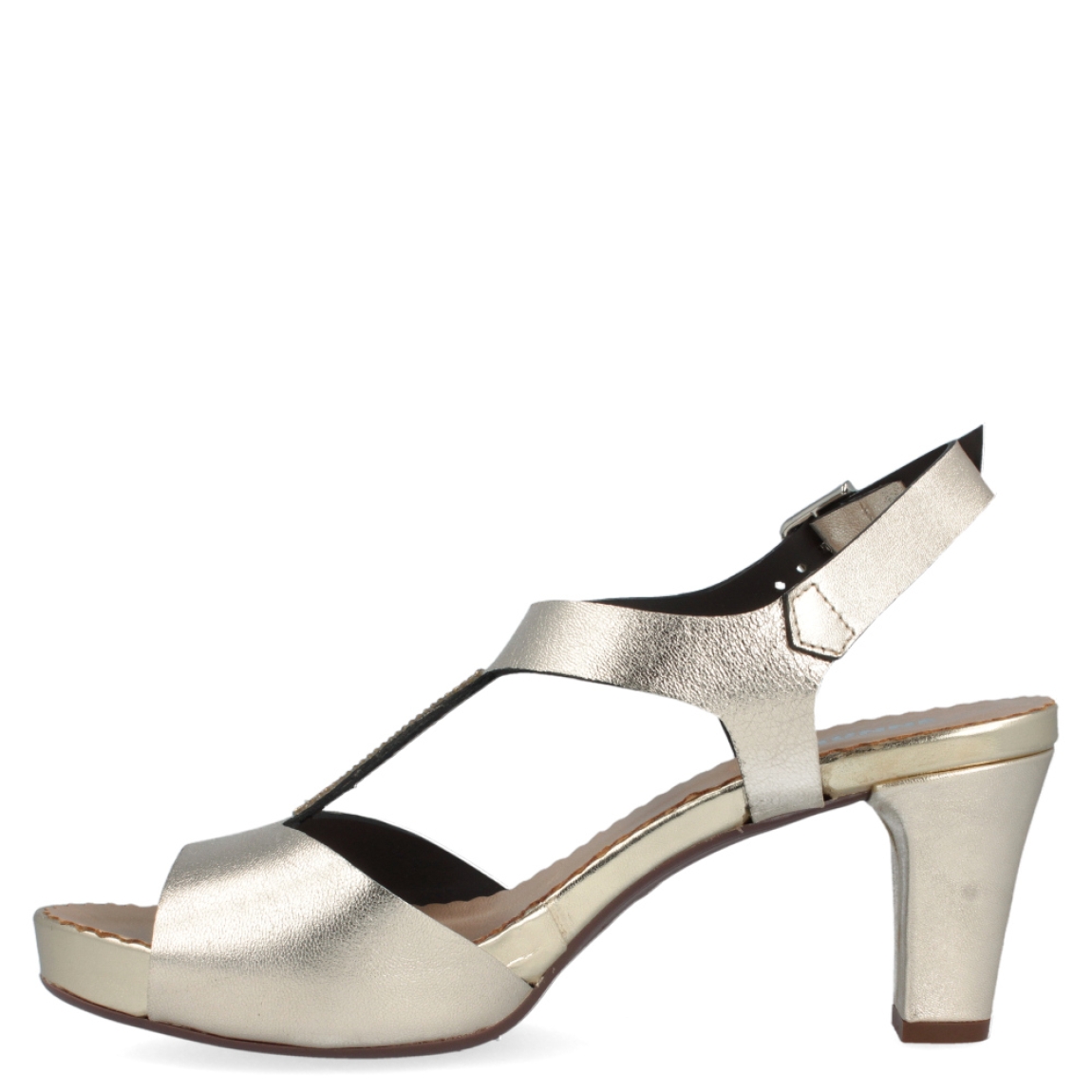 Sandalia dorada de la marca Munné, modelo Cora. Exterior de la sandalia de piel de color dorado, con detalles de brillantes en la pala. Interior de la sandalia de piel de color marrón. Cierre de la sandalia con hebilla en el tobillo. Sandalia con plantilla acolchada para garantizar la máxima comodidad. Sandalia con tacón de 7 cm, incluyendo 2 cm de plataforma. La sandalia dorada de Munné, modelo Cora es un zapato elegante y cómodo, ideal para tus eventos más especiales.