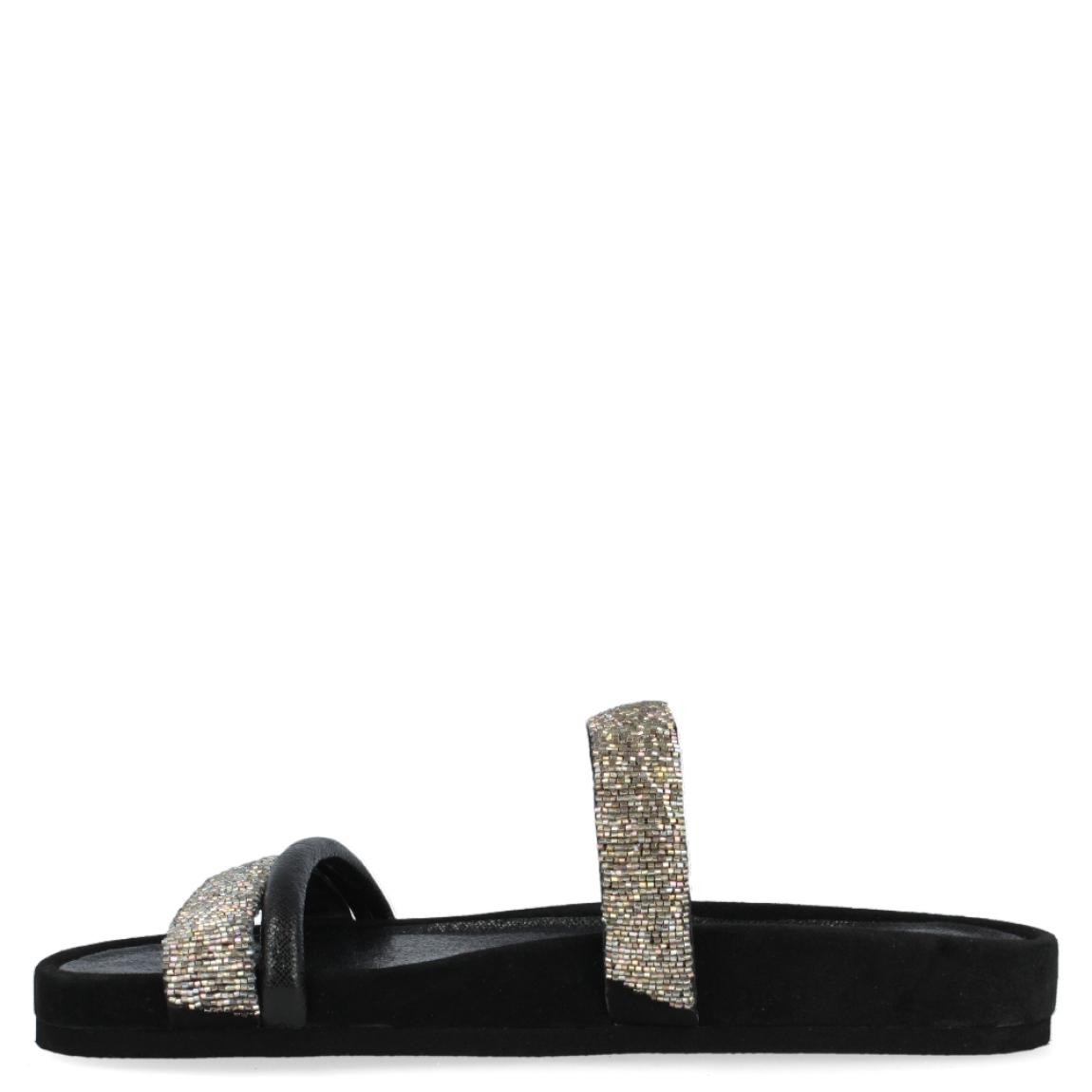 Sandalia plana plateada de la marca Itse, modelo Joanne. Exterior de la sandalia de piel de color fucsia. Detalle de dos tiras con pedrería plateada. Sandalia plana con plantilla acolchada para garantizar el máximo confort. La sandalia plana de Itse, modelo Joanne, es una sandalia diferente, ideal para dar un toque elegante a tus looks.