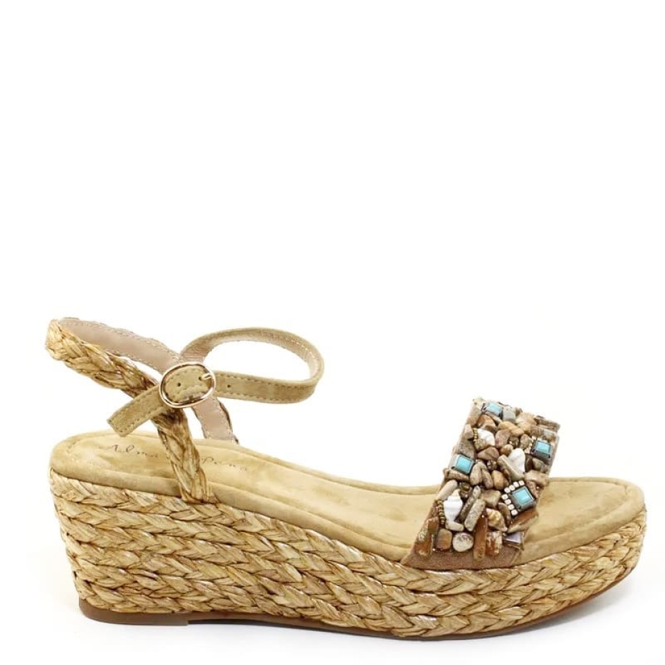 ¿Buscas looks para este verano? 🥰 ¡Nuestra Sandalia te espera!✨ . . #sandalias #sandaliasdediseño #diseño #esparto #cuñaesparto #madeinspein #sandaliaalmaenpena #especial #espectacular #lowcost #comodidad #sandals #shoes #shopping #verano #plataforma #sandaliaplana #camel #verdeagua #sandaliasplataforma #tendencia