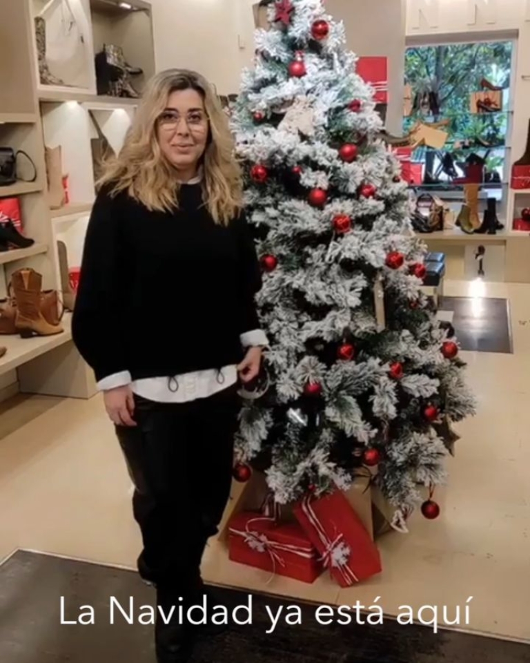 🎄Tot l'equip MUNNÉ1941 t'espera a la botiga, per tal d'agrair-te la confiança que ens dónes, per tal d'assessorar-te en tots aquells regals que encara no tens a punt i per desitjar-te unes bones Festes de Nadal. 👉Recorda que tenim AVUI TOTES les botigues obertes de 11-14h i de 17-20h . ‼️La Vailet de 11-20h . ‼️Martorell i St Vicenç 