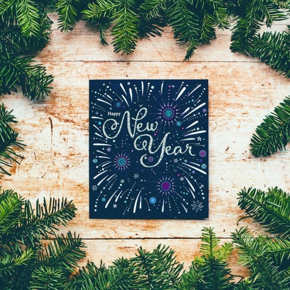 2020 llega a su fin. Un año muy difícil, que sin duda, llevaremos en el recuerdo. Ahora solo nos queda coger las lecciones aprendidas, sacar lo positivo que haya podido haber en él y mirar al futuro; ¡¡Vamos!! ✨¡Feliz 2021, Feliz Vida! ✨