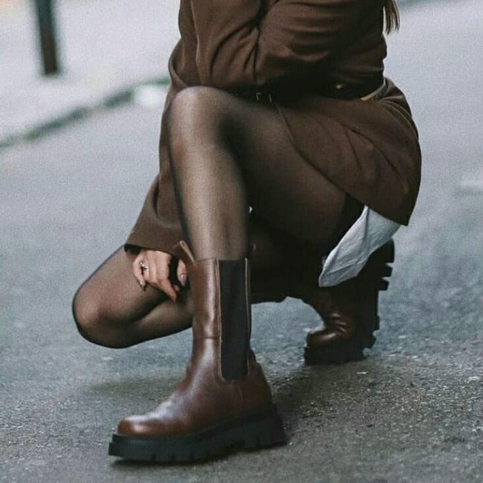 Lo tenemos muy claro. ¡¡Nuestras nuevas botas favoritas las encontrarás en tiendas Munne1941 y de REBAJAS😎!! #Chocolate 🍫 #sohoboots www.munne1941.com . . #rebajas #sales #rebajasbotines #rebajasbotas #rebajasbotines #descuentos #track #botinmarron #promo #moda #tendencias #regalo #trens #rebaixes #barcelona #madrid #bcn #baixllobregat