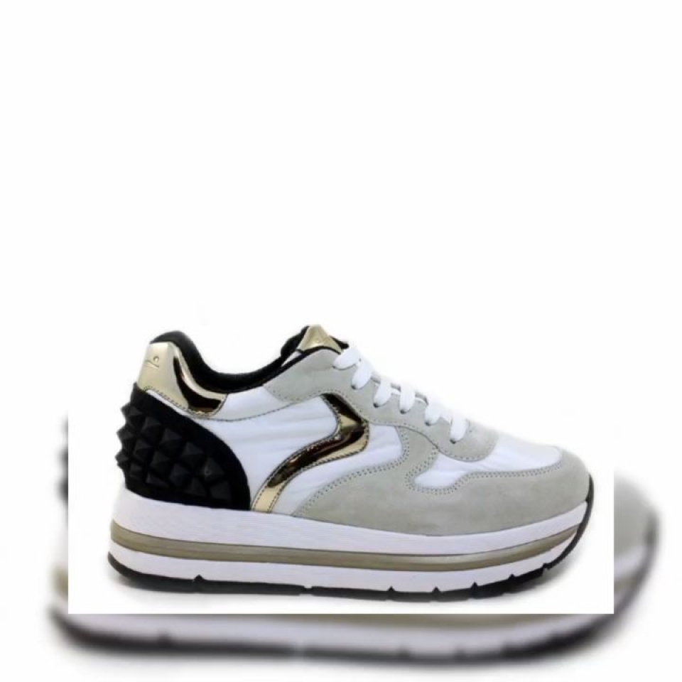 ✨ NEW ✨ Cuando se trata de deportivas de NUEVA colección, nunca son demasiadas.🤭 . www.munne1941.com . . #sneaker #deportivas #deportiva #voileblanche #plataforma #tendencia #piel #deportivasblancas #blanco #shoes #barcelona #bcn #madrid #spain #italia #moda #tendencias #viral #NuevaColección #newcollection #new