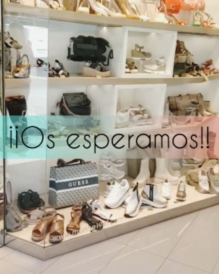 Después de prácticamente tres meses cerrando los fines de semana, no podemos estar más felices de anunciaros que por fin VOLVEMOS A ABRIR LOS SÁBADOS🙌 Así que este SÁBADO 20 podréis disfrutar de nuestras novedades SS21 y remate final de REBAJAS. ¡¡OS ECHÁBAMOS DE MENOS!!😉❤