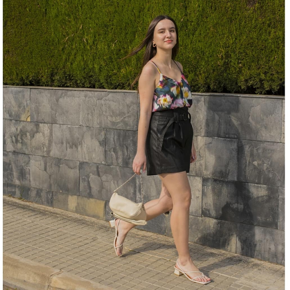 💫Sandalias que marcan la diferencia. ¡Siéntete ÚNICA! 📲🛍munne1941.com . . #sandalias #sandals #new #nuevo #shoes #zapatos #piel #joya #pielnatural #hippychic #multimarca #marca #firma #cool #chic #temporada #chic #cool #barcelona #bcn #baixllobregat #santvicençdelshorts #stvh #verano #estiu #pell