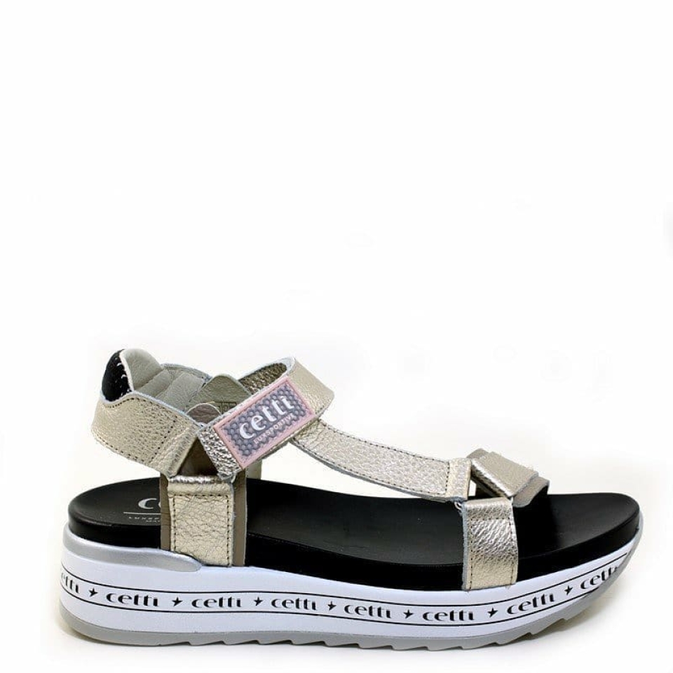 💫Dale un toque de brillo a tu viernes, con nuestras sandalias @cetti 🔎munne1941.com . . #sandalias #sandaliasdediseño #diseño #piel #sandaliaplataforma #madeinspein #sandaliacetti #especial #espectacular #lowcost #comodidad #sandals #shoes #shopping #verano #plataforma #sandaliaplana #oro #sandaliasplataforma #tendencia