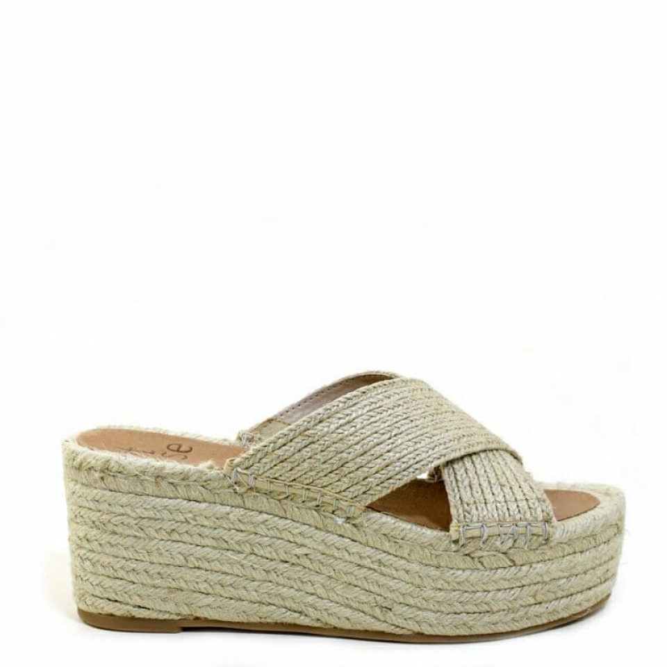 🌾¡¡Deja salir tu lado más bohemio con un acierto seguro!! 🛍📲 Munne1941.com . . #sandalias #rebajas #sales #sandaliasdediseño #diseño #esparto #cuñaesparto #madeinspein #promo #sandaliaalmaenpena #especial #espectacular #lowcost #comodidad #sandals #shoes #shopping #verano #plataforma #sandaliaplana #camel #verdeagua #descuento #sandaliasplataforma #tendencia