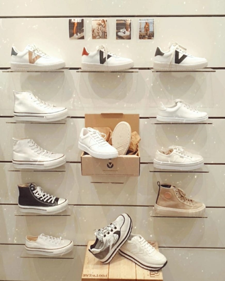 ➡️Disfruta ya de nuestra NUEVA colección😍. ¡¡Cada semana nuevas novedades!!🙌 Encuéntralas ya en nuestras tiendas. No te quedes sin tus nuevas #sneakers 💗 . . . #NuevaColeccion #AW21 #tendencia #shoes #deportivas #retrotenis #allstars #molinsderei #santfeliu #santvicenç #martorell #sabadell #piel #influencers #escaparates #musthave #bcn #tiendas #ganasdenovedades #deportivas #botines #notequedessineltuyo