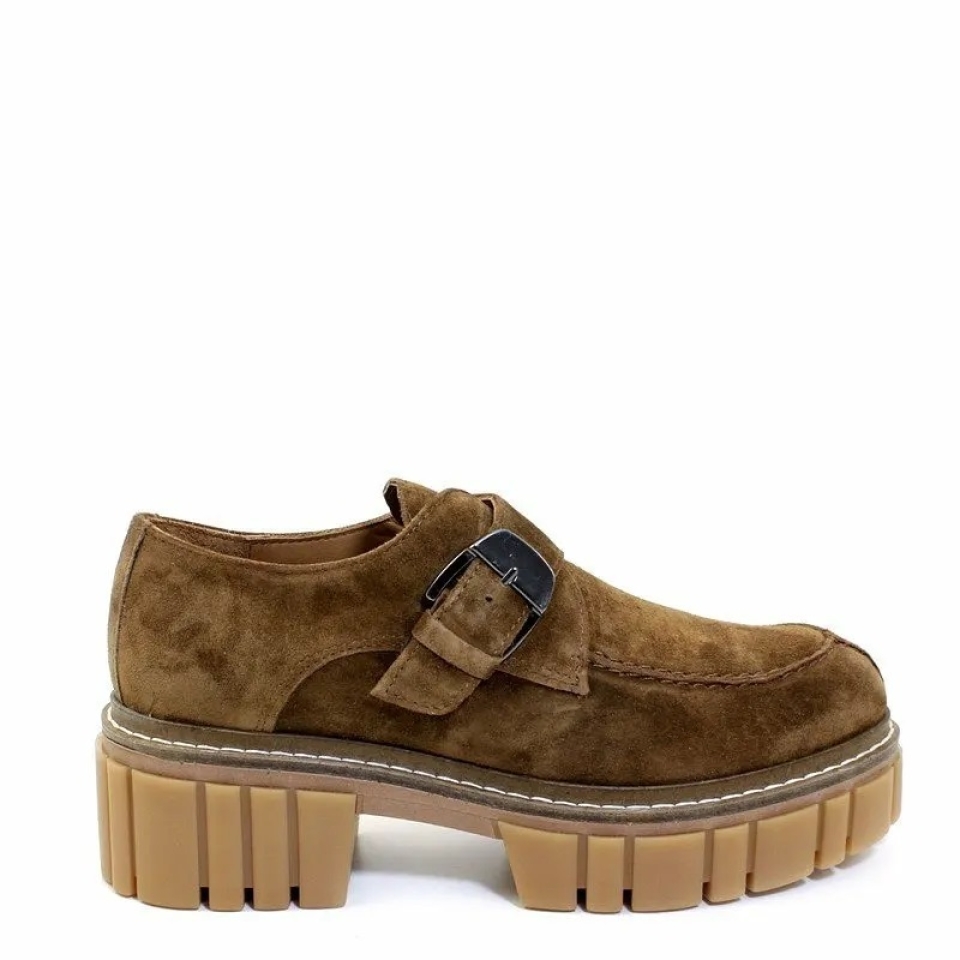 Recuerda, lo mejor está por llegar ❤ 📲🛍 Munne1941.com . . #NuevaColeccion #AW21 #tendencia #shoes #bota #botin #botines #botacordones #botintacon #plataforma #suelatrack #track #molinsderei #santfeliu #santvicenç #martorell #sabadell #piel #influencers #escaparates #musthave #bcn #tiendas #ganasdenovedades #ante #botinante #piel #notequedessineltuyo