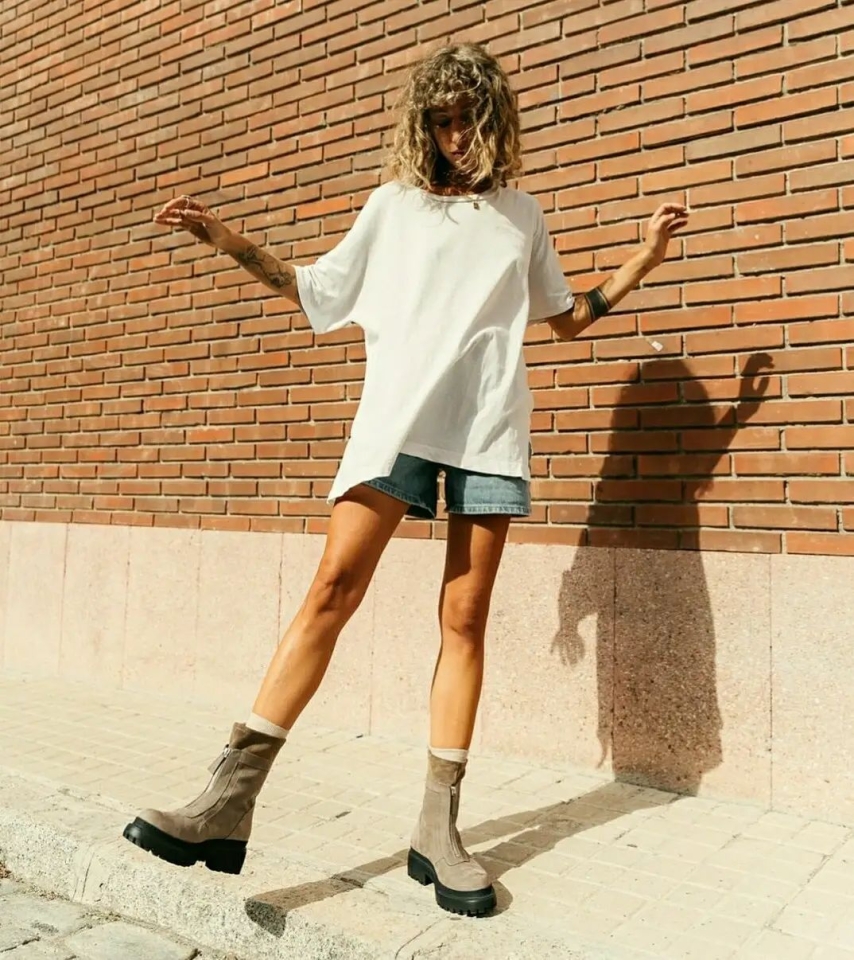 Habíais visto los botines de @mireiaplaya pero... ¿ Qué me decís de este modelo? 🤩 ¡Es ideaaaal! 📲🛍Munne1941.com . . #mireiaplaya #NuevaColeccion #AW21 #tendencia #shoes #bota #botin #botines #plataforma #molinsderei #santfeliu #santvicenç #martorell #gava #stboi #sabadell #barcelona #madrid #piel #influencers #escaparates #musthave #bcn #tiendas #ganasdenovedades #botinante #piel #notequedessineltuyo