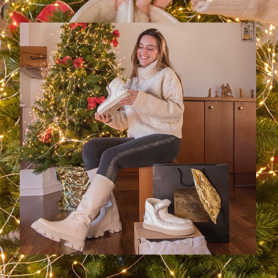 🎁Regala ✨ilusión✨ estas Navidades🤶🎅 . Entra en la web y no te quedes sin tu regalo de Navidad💫 . . . #navidad #christmas #regalos #zapatos #botas #botines #blanco #offwhite #mou #alpe #decoracion #reyes #alegria #momentos #regalamomentos #ilusion #santvicenc #molins #molinsderei #centrocomercial #santfeliu #martorell #sabadell #tiendas #tiendadezapatos