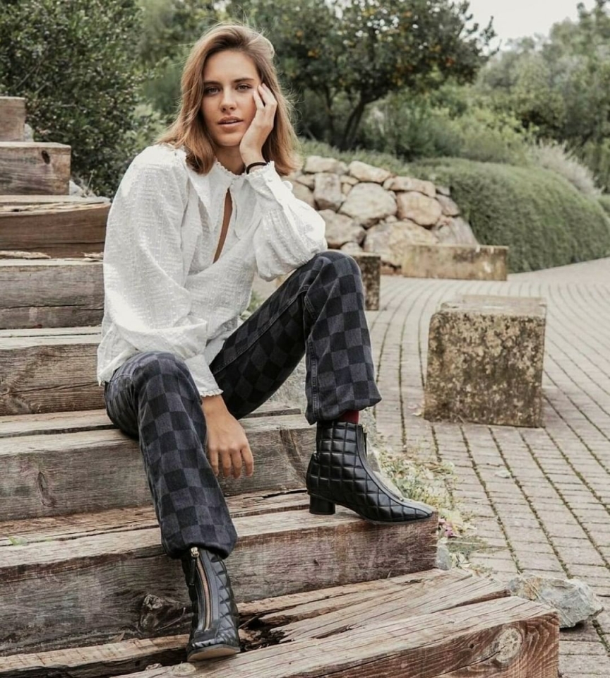 ❣️ Un botín versátil y a la vez cómodo con un perfecto tacón para querer llevarlos puestos durante todo el día 🥰 #tendencia #shoes #botin #botines #botintacon #acolchado #cremallera #molinsderei #santfeliu #santvicenç #martorell #sabadell #barcelona #madrid #piel #influencers #escaparates #musthave #bcn #tiendas #ganasdenovedades #piel #notequedessineltuyo