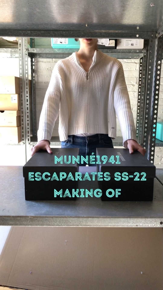 Vas a alucinar con los escaparates MUNNÉ1941 de Nueva Colección. Sube el volumen y disfruta #nuevacolección #newcolection #ss22 #primavera #verano #zapatos #sandalias #fiesta #deportivas #color #escaparates #nuevastendencias #estilo #style #barcelona #madrid #sabadell #molinsderei #sanfeliu #santvicenc #martorell #panchic #runof #as98 #hispanitas #blauer #lolacasademunt
