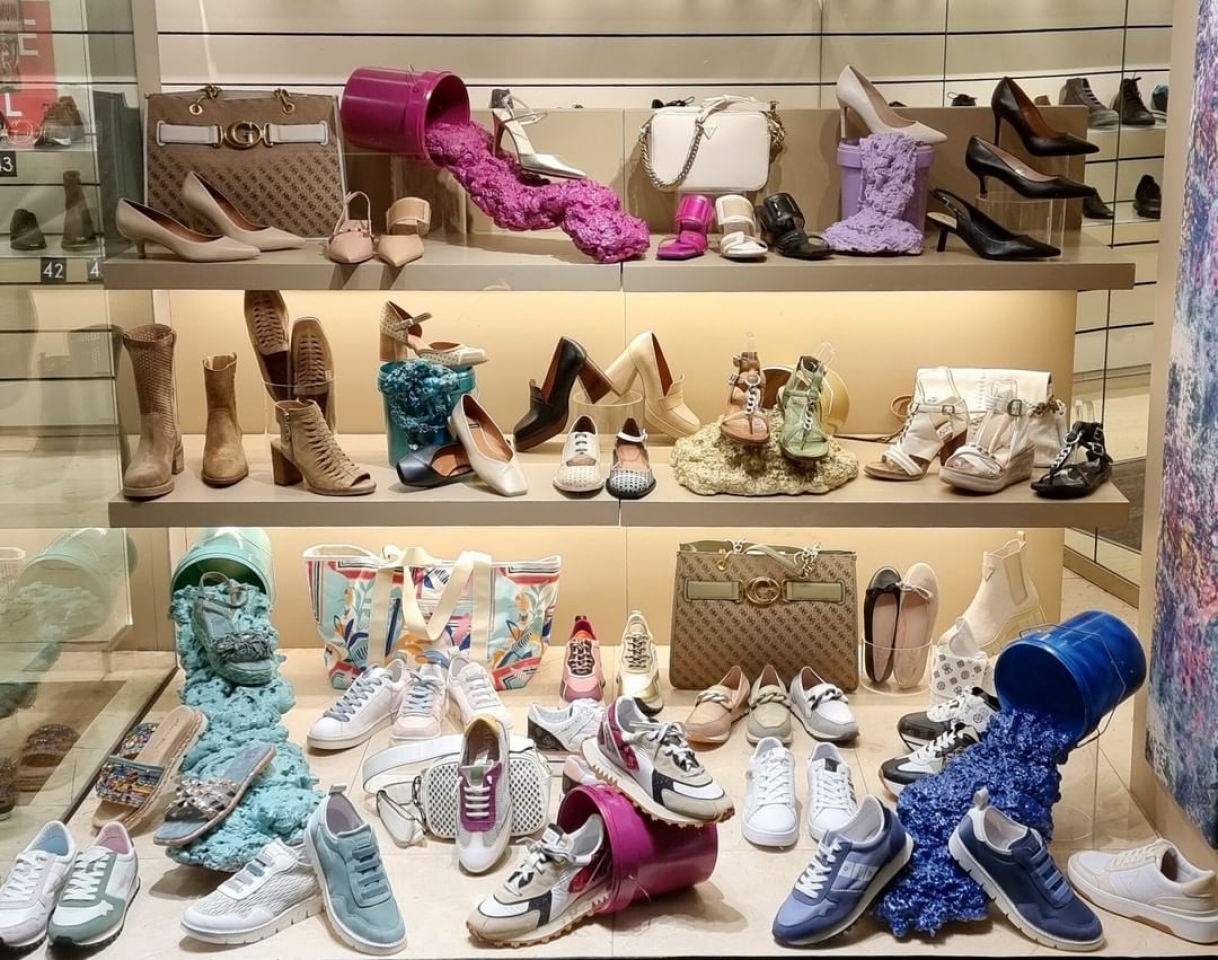 Estamos in love con esta colección 💖 Guarda este post y hazte con los mejores zapatos de la temporada😍 . . #NuevaColeccion #tendencia #shoes #deportivas #sandalias #botasverano #zapatos #primavera #firma #marca #molinsderei #santfeliu #santvicenç #martorell #sabadell #influencers #escaparates #musthave #bcn #barcelona #madrid #tiendas #ganasdenovedades #notequedessineltuyo
