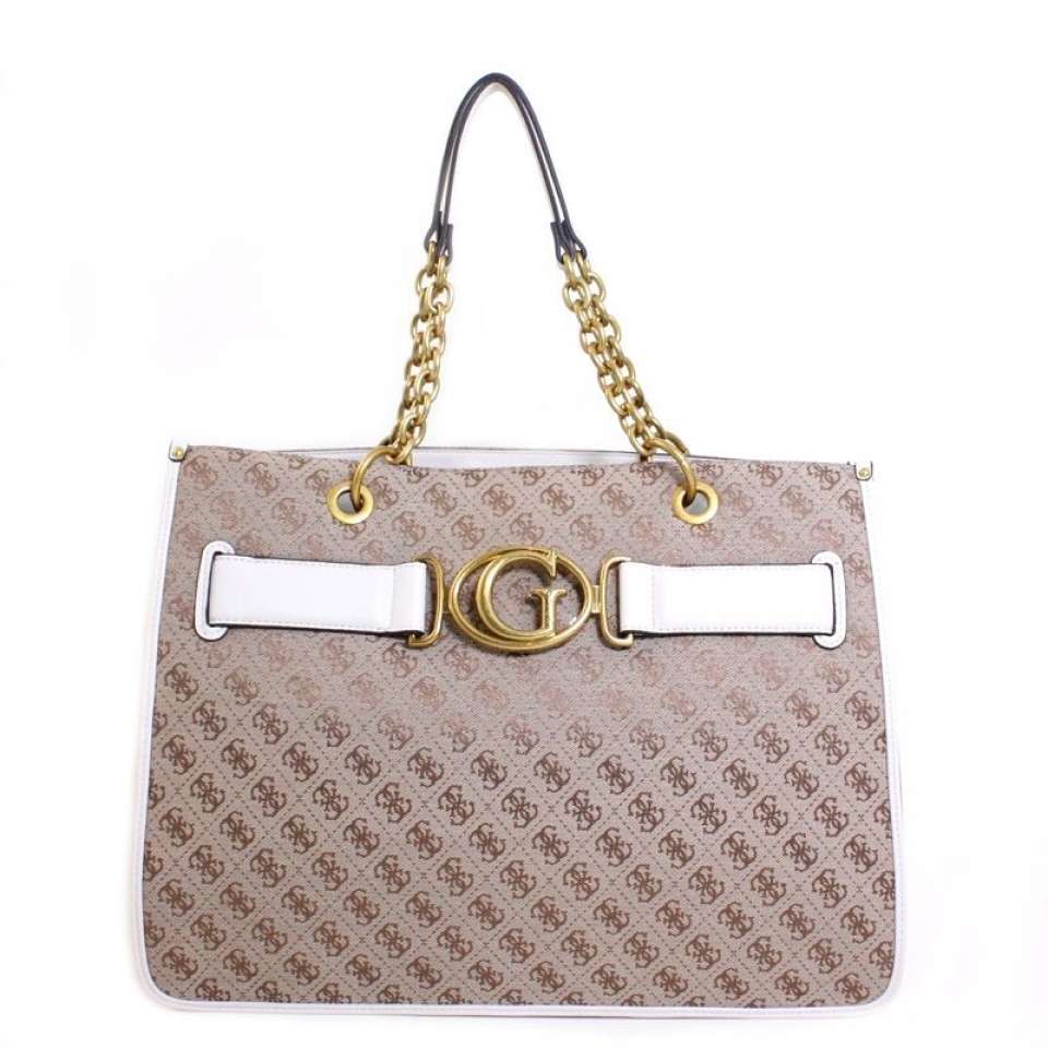 Like si tú también crees que siempre es buen momento para un bolsazo🙈❤ . . #new #nuevacolección #primavera #bolso #bolsologo #logo #guess #logo #style #gucci #regalo #fiestas #influencer #tendencias #bolsoguess #notelopierdas #fashion #molinsderei #sabadell #santfeliudellobregat #martorell #madrid #santvicençdelshorts #bcn #baixllobregatcomerç