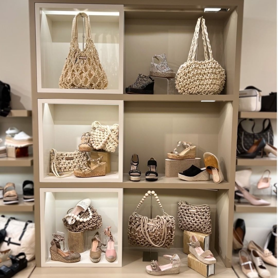 ¡Los bolsos con los que estáis arrasando! ❤️ Están siendo unos de los favoritos para acompañar a nuestras queridas sandalias de esparto ☀️