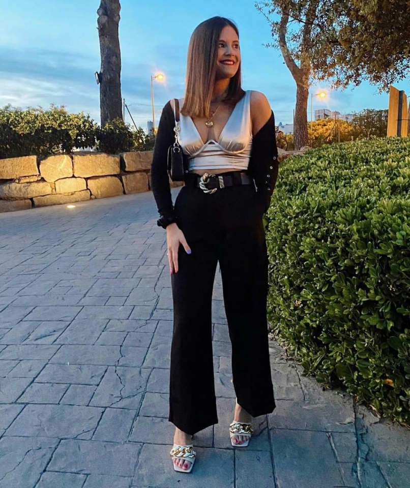 Hoy nos inspiramos con el look de @ariadna611 con la pala de tacón ¡estilazo y comodidad!