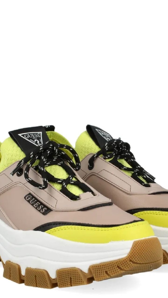La sneaker ha venido para quedarse ¿Cuántas por aquí sois de este super team? . . #NuevaColeccion #AW22 #tendencia #shoes #deportivas #sneaker #plataforma #diseño #marca #firma #moda #musthave #Italia #madeinitaly #molinsderei #santfeliu #santvicenç #madrid #martorell #sabadell #influencers #escaparates #bcn #tiendas #ganasdenovedades #notequedessineltuyo