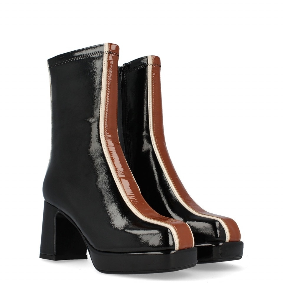 THALIA es una de las reinas de la temporada Descubre la selección que tenemos para ti en nuestra página web y tiendas Munné1941 . . #Coleccionzapatos #AW22 #tendencia #shoes #botin #botincharol #piel #charol #botintendencia #diseño #marca #firma #musthave #topventas #molinsderei #santfeliu #santvicenç #madrid #martorell #sabadell #top #influencers #cool #bcn