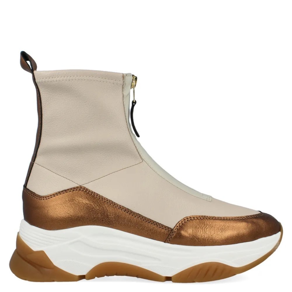 ¡Últimas tallas del botín Baume! Aprovecha para llevarte un botín diferente y suuuper cómodo . #baume #itse #botines #zapatos #unico #deportivas #beig #bronce #negro #molinsderei #santfeliudellobregat #sabadell #barcelona #martorell #santvicençdelshorts