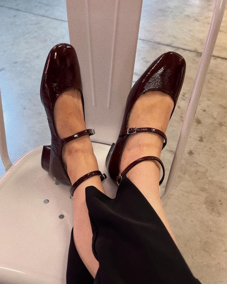 ¿Eres amante de la moda y el estilo en la oficina? Inspírate con nuestros looks que mezclan tendencia y profesionalismo. ¡Viste con confianza! #ModaEnLaOficina #EstiloProfesional