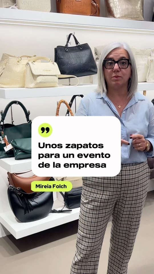 ¿Tienes un evento de empresa y necesitas unos zapatos que puedas utilizar también para trabajar? Aquí te dejamos con las 3 opciones que Isabel l propuso a una de nuestras clientas Quédate hasta el final para ver cuál se quedó Comenta con cuál te quedarías tú #zapatosparaevento #eventosdeempresa #zapatosvestir #botas #zapatosdepunta #elecciondezapatos